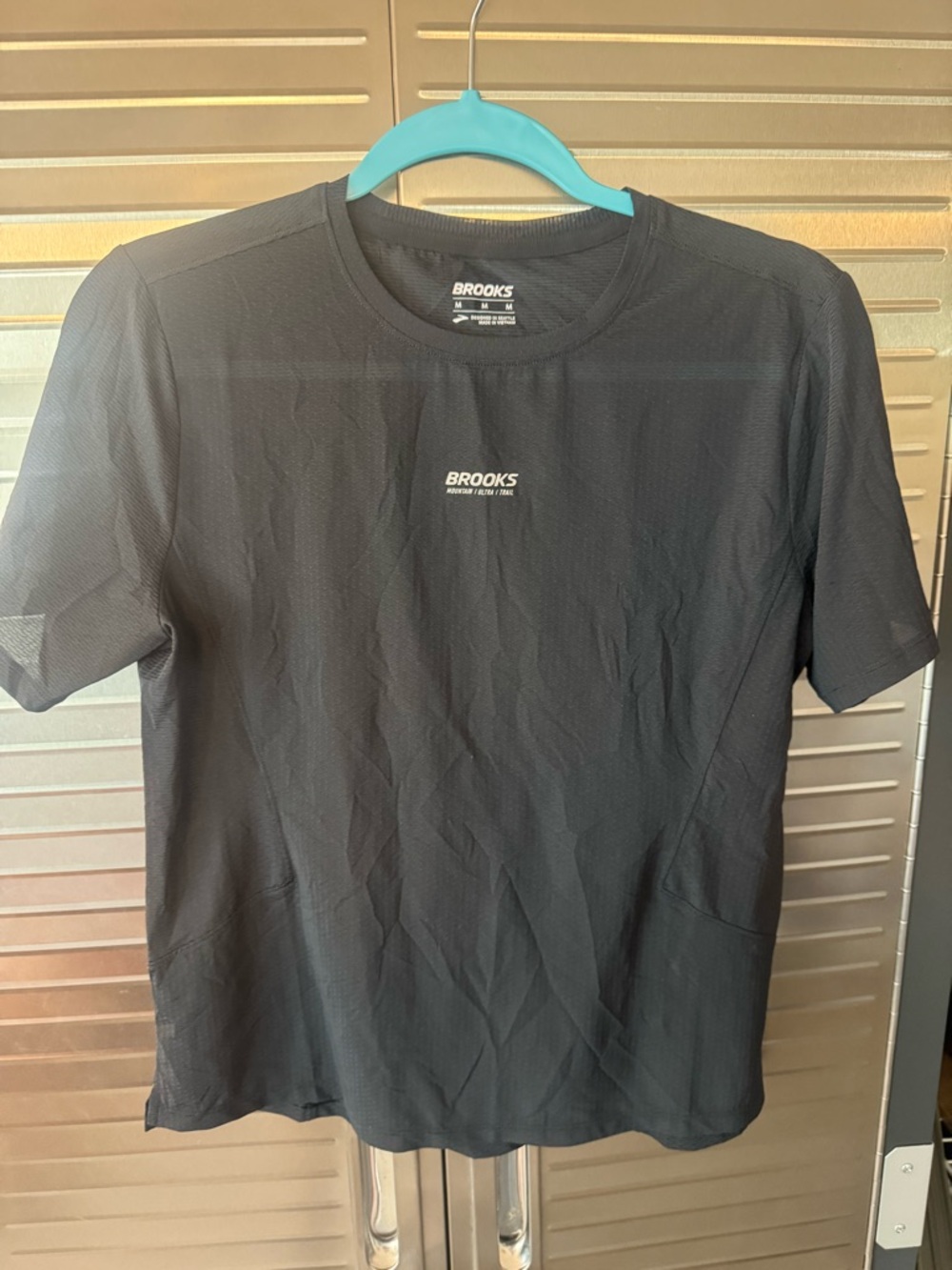 Brooks Women’s Black Trail Running Tee - Size Medium - New W/O Tags